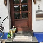 Doppelzimmer Mit Doppelbett Und Zusaetzlicher Einzelner Schlafgelegenheit Homestay *