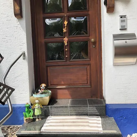 Doppelzimmer Mit Doppelbett Und Zusaetzlicher Einzelner Schlafgelegenheit