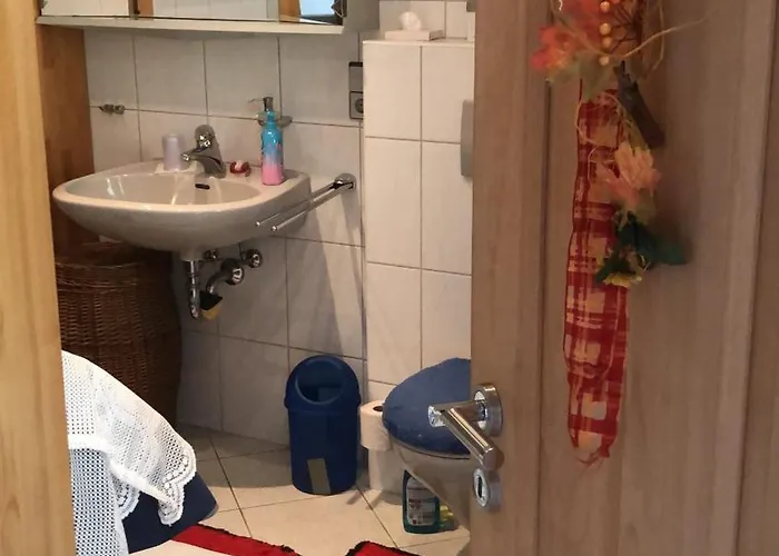 Habitación en casa particular Doppelzimmer Mit Doppelbett Und Zusaetzlicher Einzelner Schlafgelegenheit Winningen