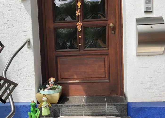 Doppelzimmer Mit Doppelbett Und Zusaetzlicher Einzelner Schlafgelegenheit