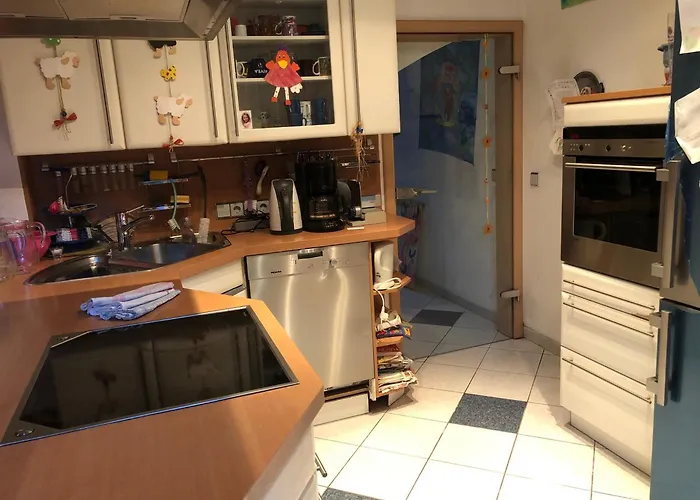 Doppelzimmer Mit Doppelbett Und Zusaetzlicher Einzelner Schlafgelegenheit Habitación en casa particular